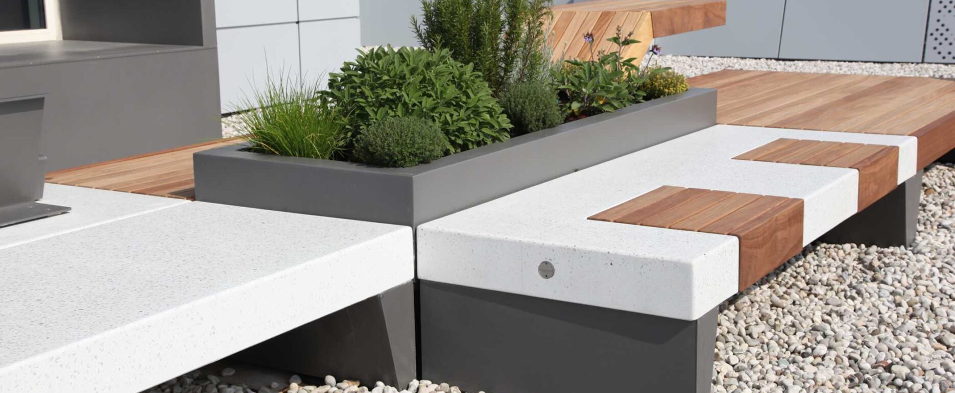 Asientos y jardineras ISOLAURBANA para parques y espacios públicos