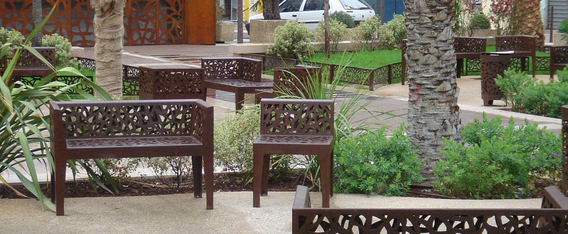 Bancos COLOR CORTEN STYLE para parques y espacios públicos