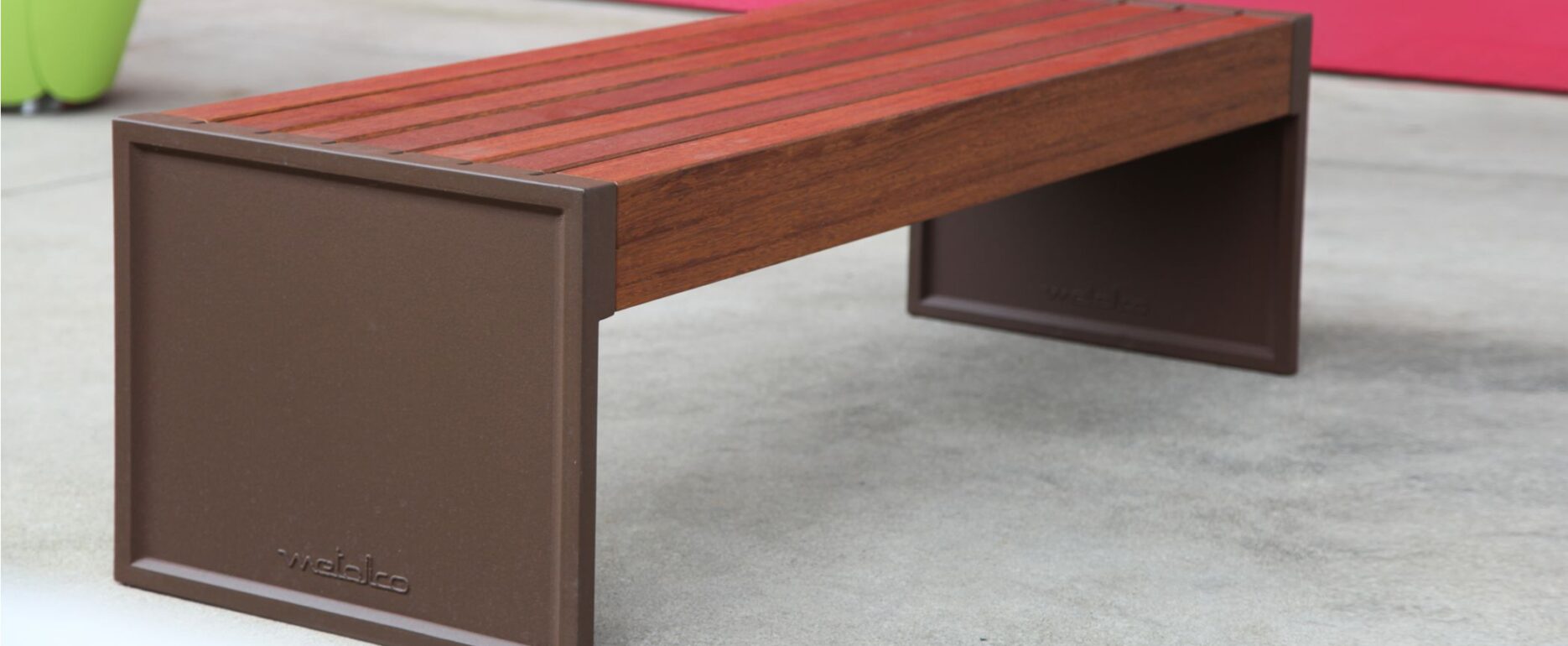 Banco HORN para parques y espacios públicos