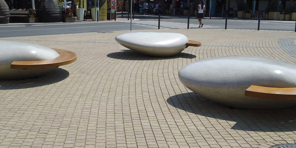 Asiento MOONSTONE para parques y espacios públicos
