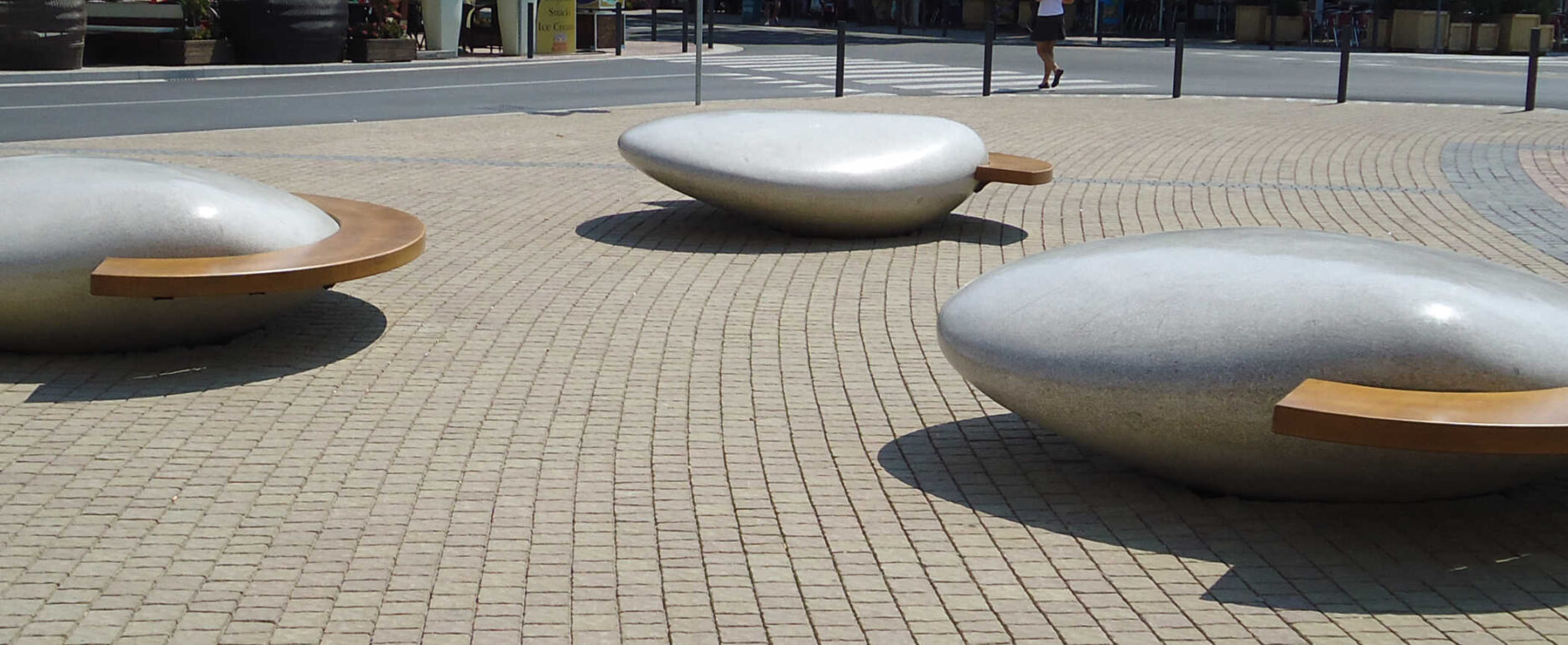 Asiento MOONSTONE para parques y espacios públicos