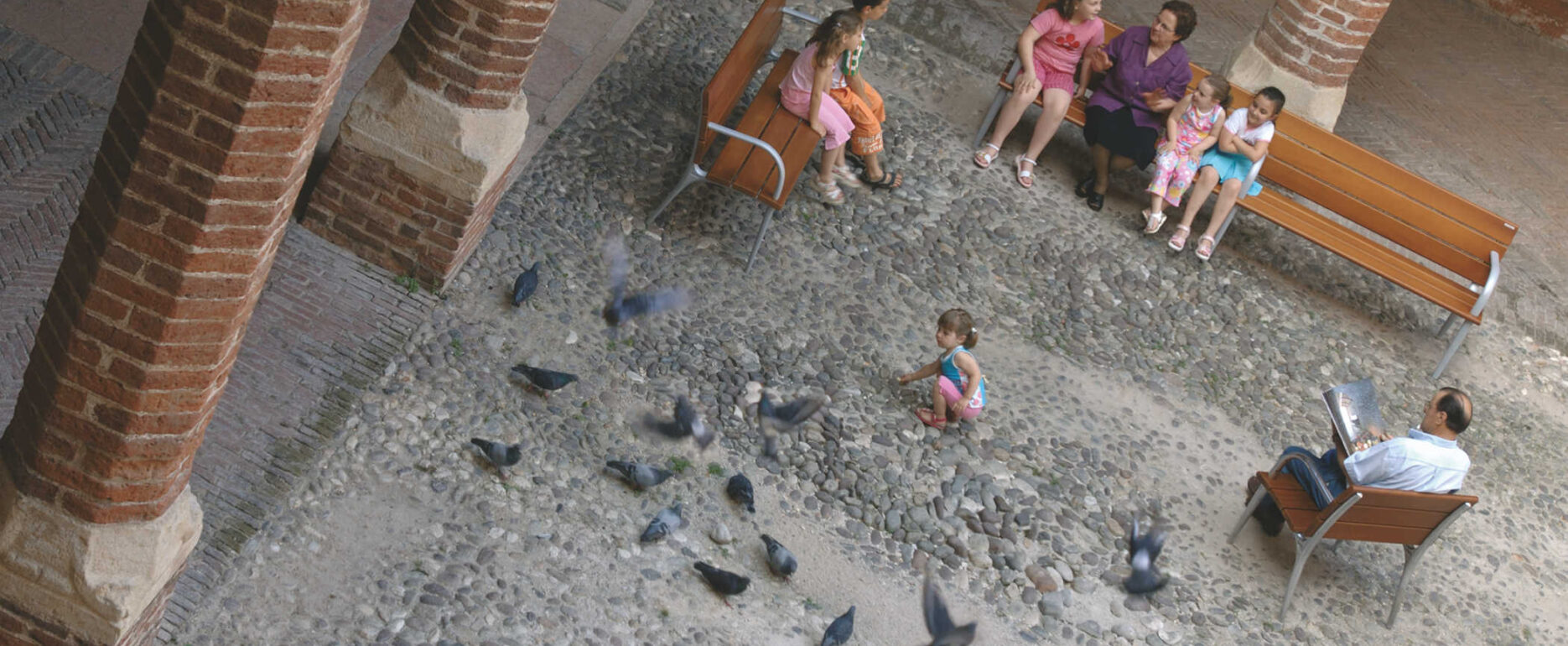 Banco RIVA para parques y espacios públicos