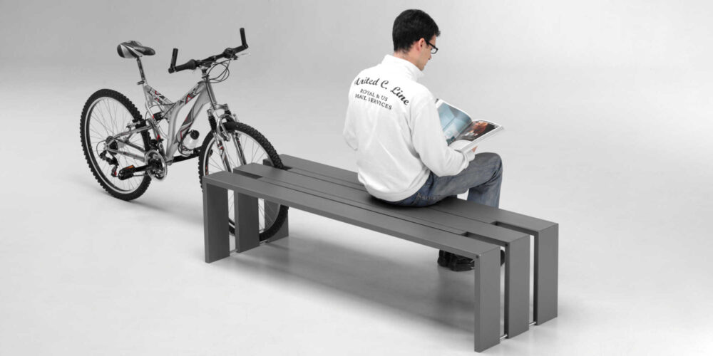 Asiento con aparcabicicletas TOSO para parques y espacios públicos