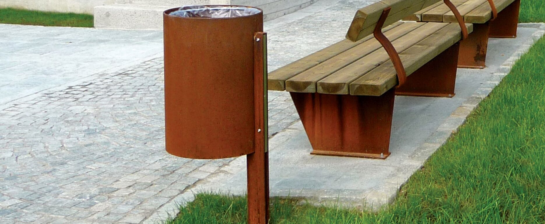 Papelera CORTE para parques y espacios públicos