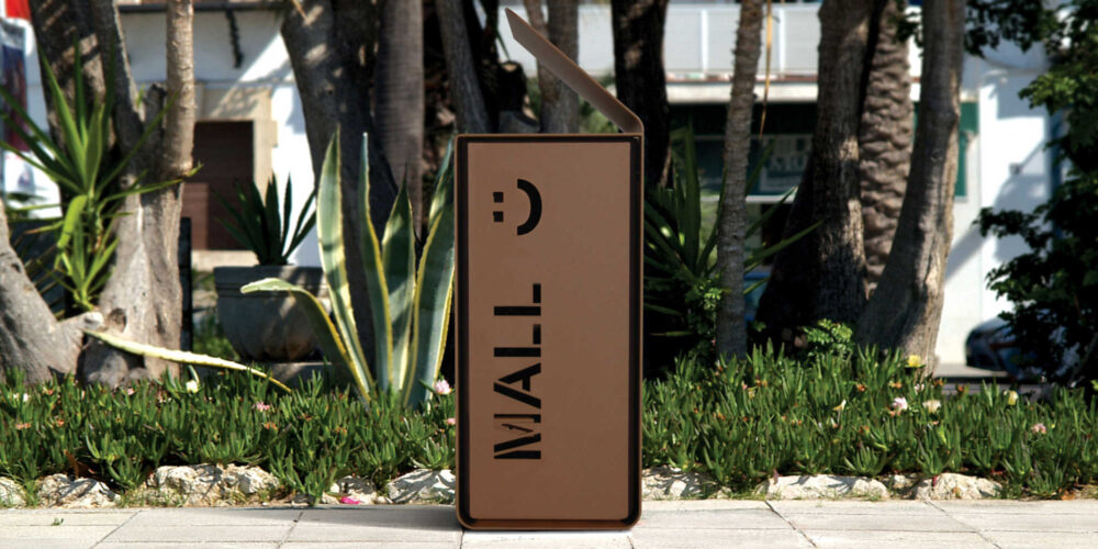 papelera con tapa YES para parques y espacios públicos