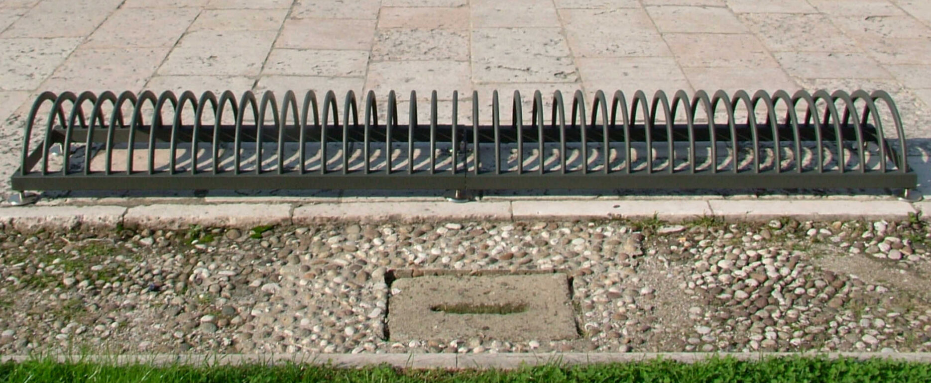 Aparcabicicletas BIKE para parques y espacios públicos