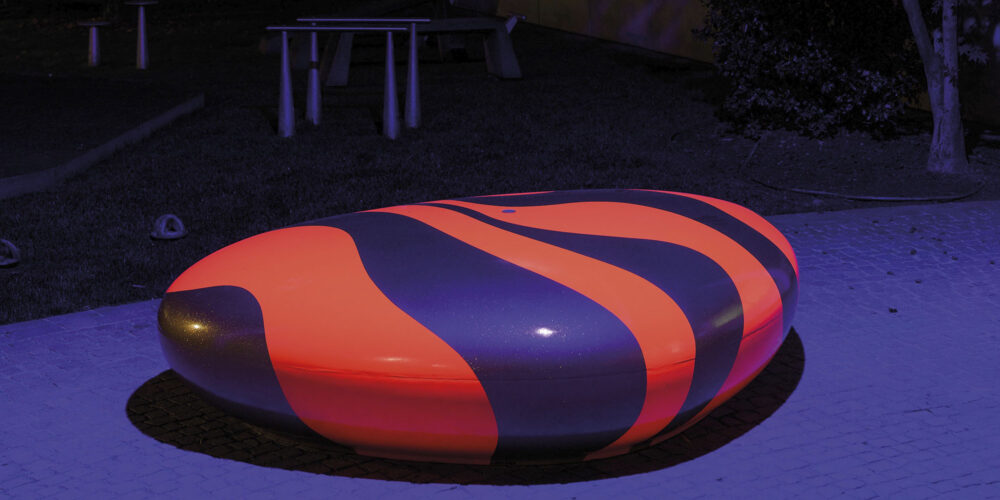 Banco polivalente MONOLIGHT para parques y espacios públicos