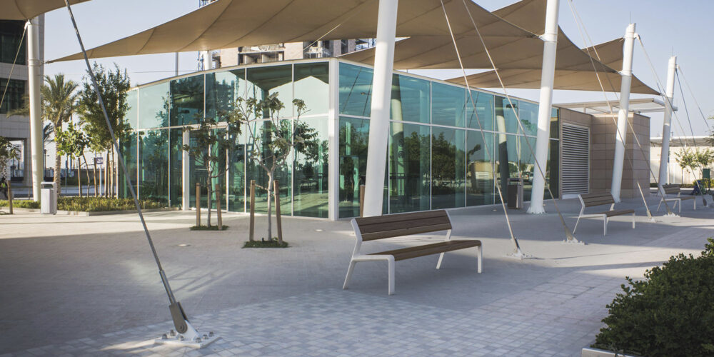 Banco TRÊS para parques y espacios públicos