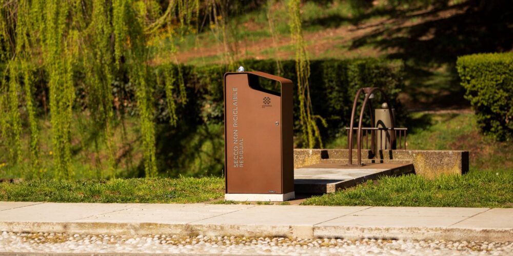 Papelera SOAVE para parques y espacios públicos