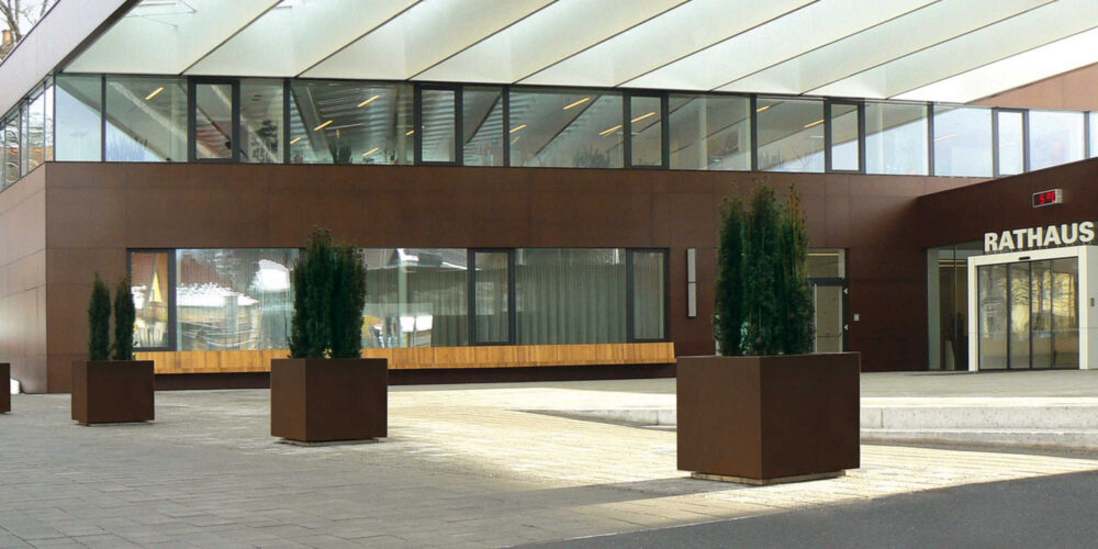 Jardinera DAHLIA para parques y espacios públicos