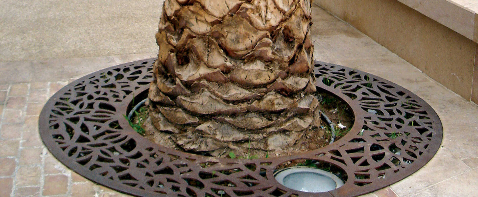 Alcorque OBRA C Q R para parques y espacios públicos