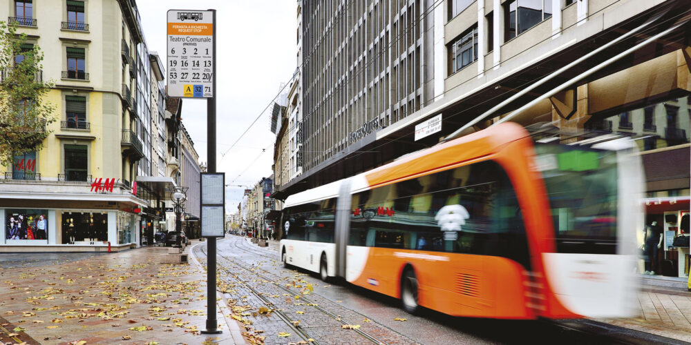 Poste informativo BARDO para parques y espacios públicos