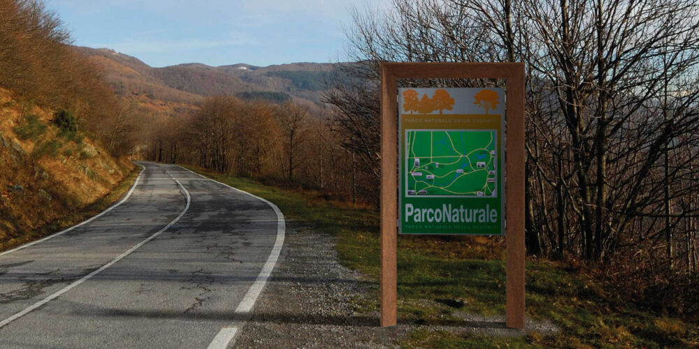 Expositor CHAMONIX para parques y espacios públicos