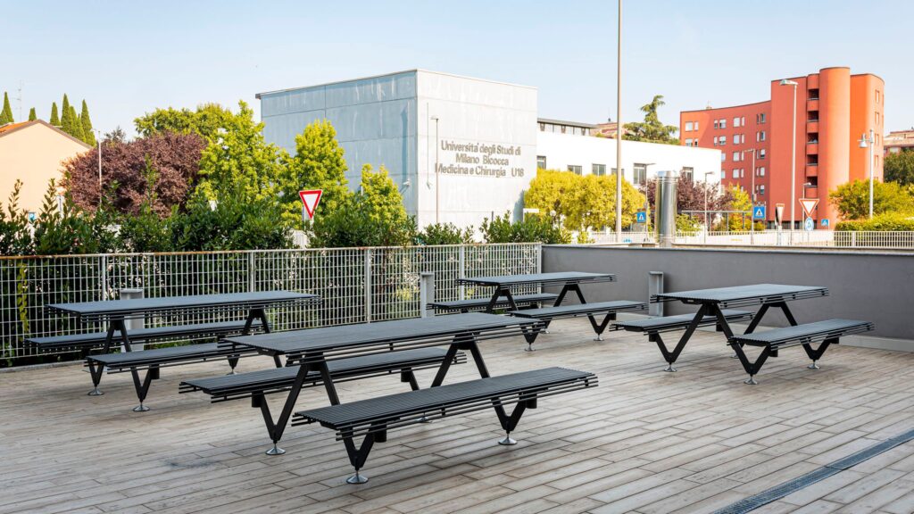 Conjunto de banco y mesa AIR-A para zonas de descanso exteriores, Disset Urban