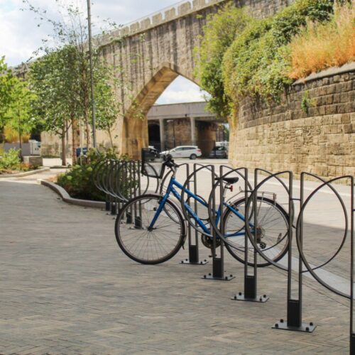 Aparcabicis CAFÈ en entorno residencial Disset Urban